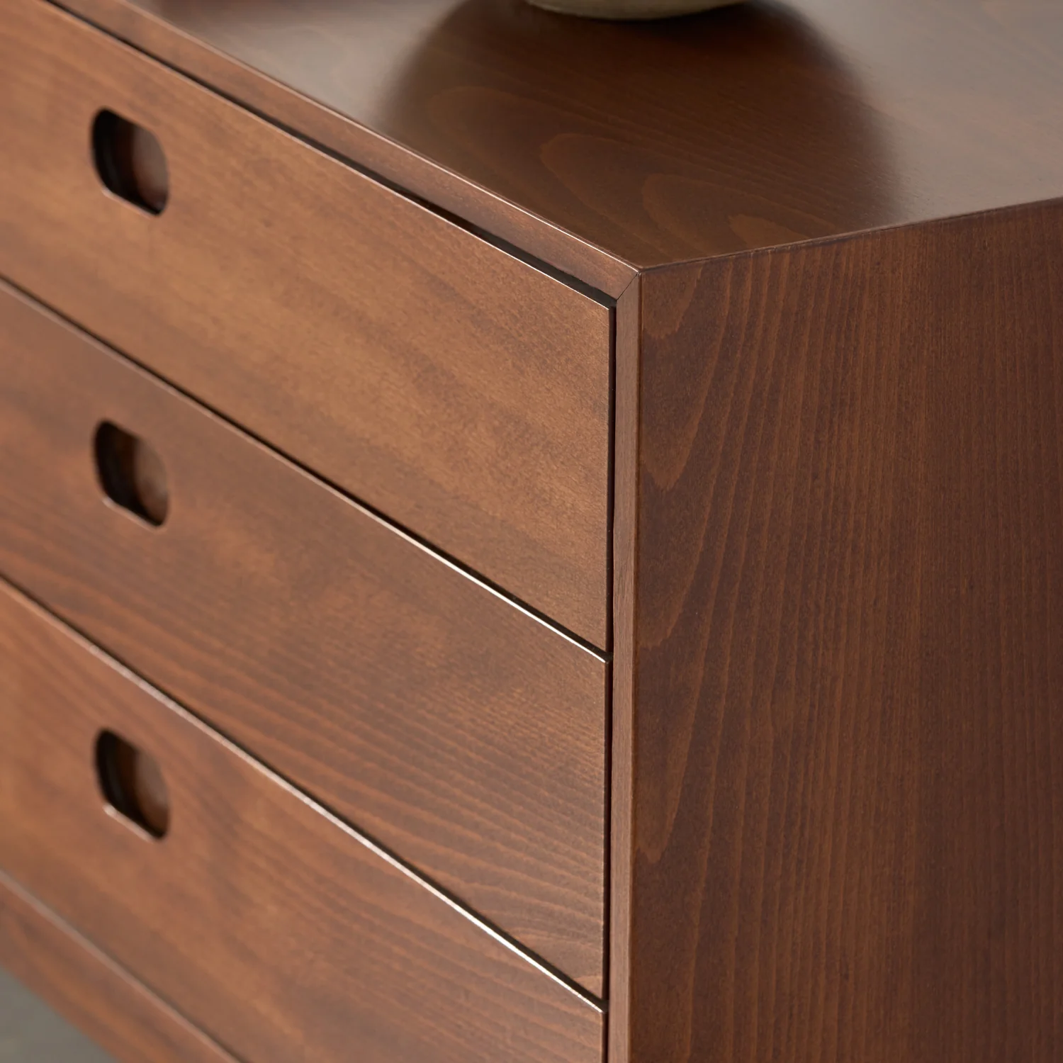 FRANS NIGHTSTAND | שידת לילה מעץ 55/40 ס"מ, עם 3 מגירות - Image 3