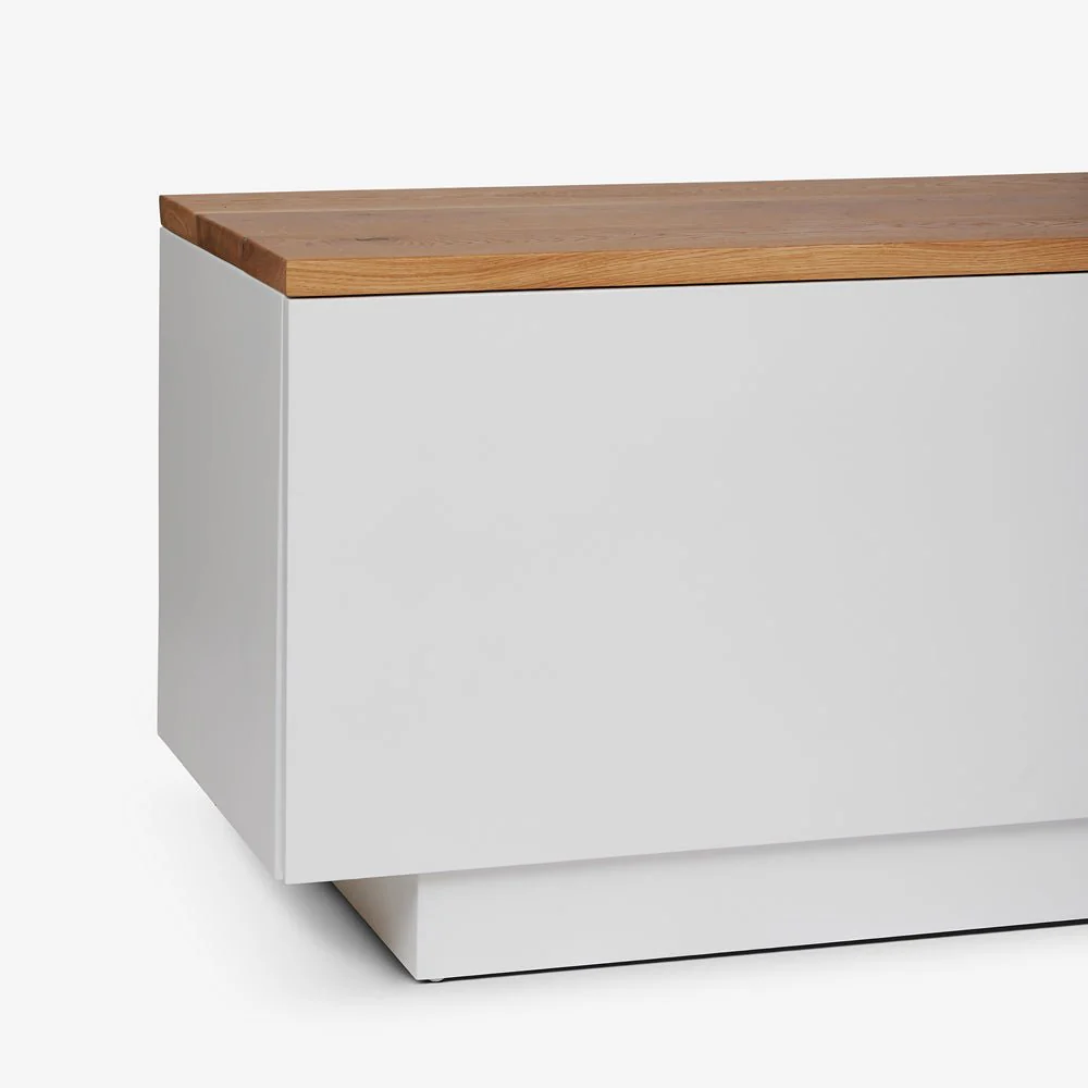 LAMER SIDEBOARD | מזנון נורדי מעץ, עם מדפים סגורים - Image 4