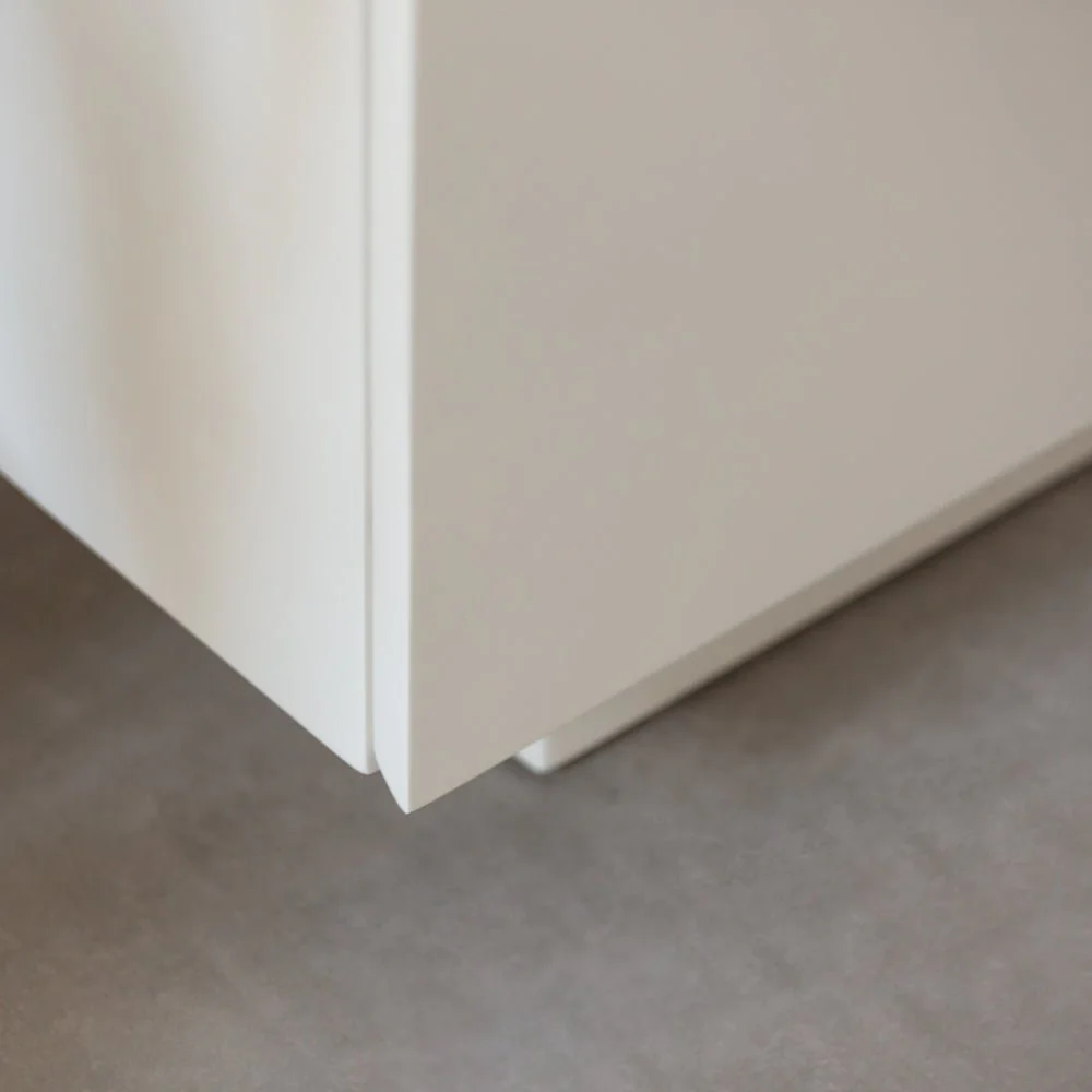 LAMER SIDEBOARD | מזנון נורדי מעץ, עם מדפים סגורים - Image 7